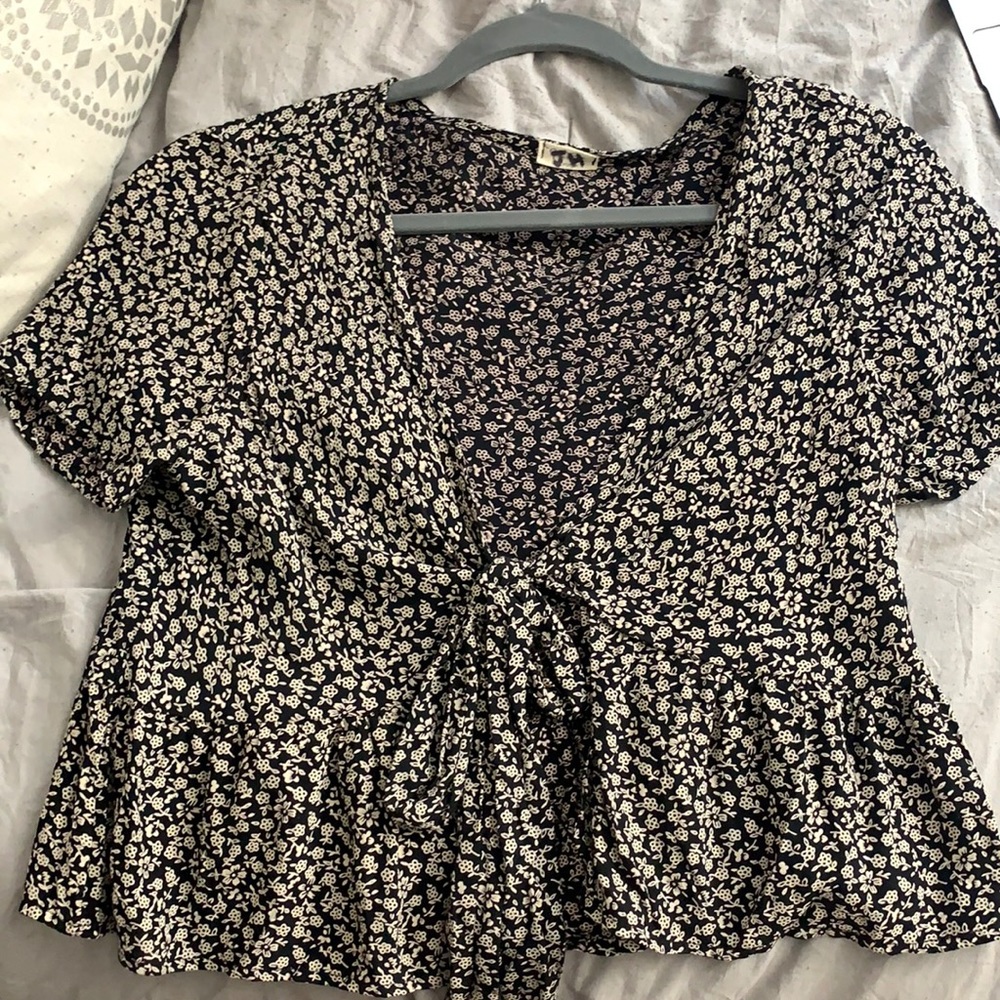 Brandy Melville/John Galt tie front top